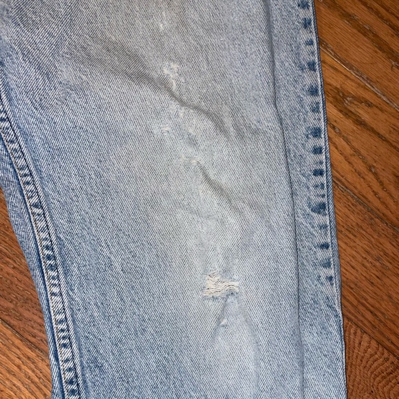 Men’s Vintage Distressed Levi’s 505 zipper fly denim jeans - Picture 6 of 9